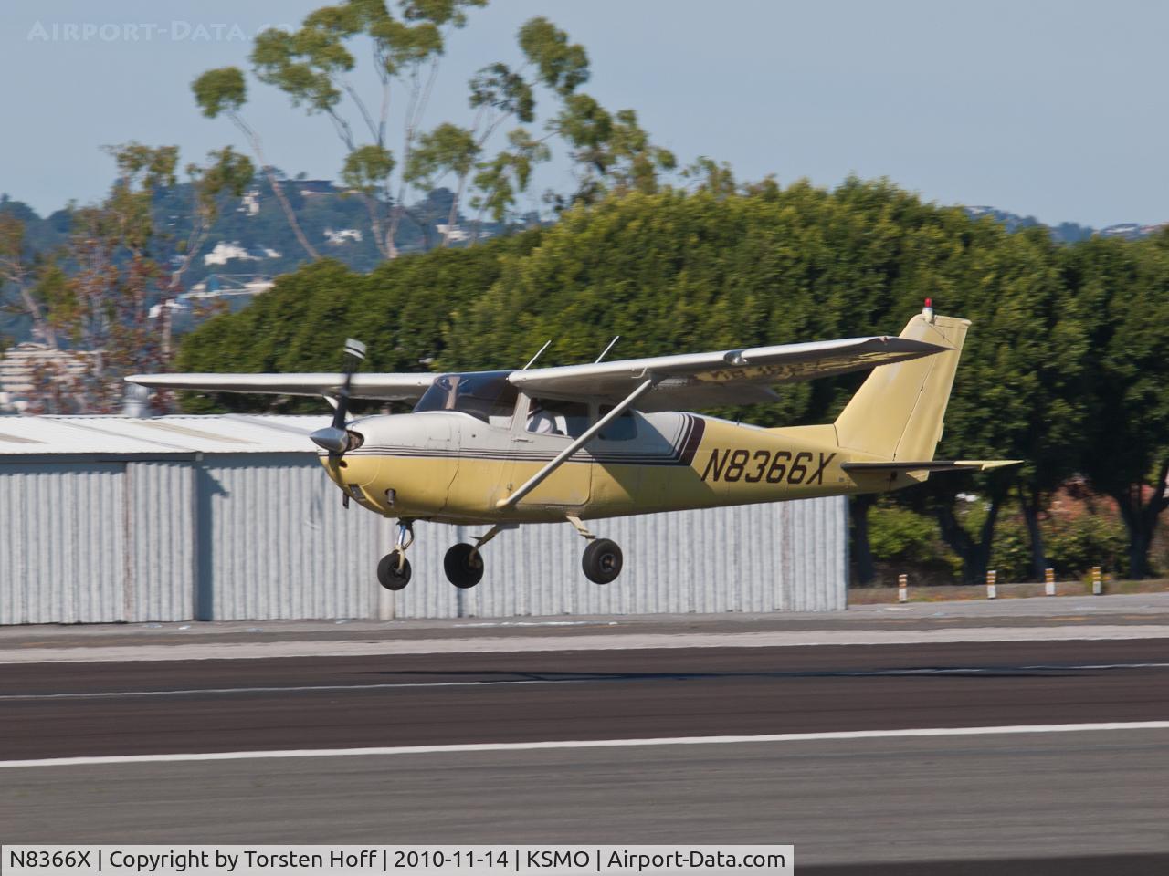 N8366X, 1961 Cessna 172C C/N 17248866, N8366X arriving on RWY 21