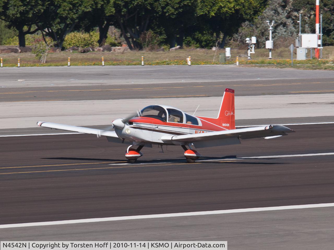 N4542N, 1979 Grumman American AA-5B Tiger C/N AA5B1321, N4542N arriving on RWY 21