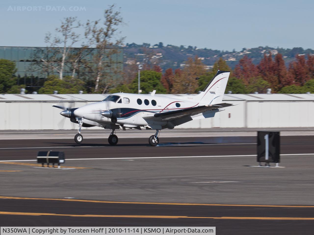 N350WA, 1978 Beech C90 King Air C/N LJ-762, N350WA arriving on RWY 21