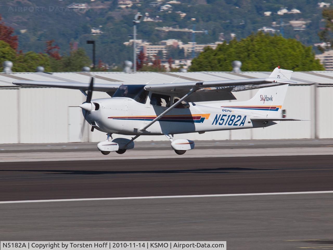 N5182A, 2002 Cessna 172R C/N 17281106, N5182A arriving on RWY 21
