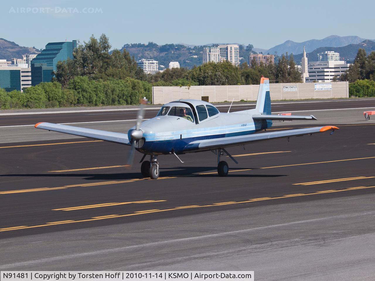 N91481, 1946 North American Navion C/N NAV-4-282, N91481 taxiing