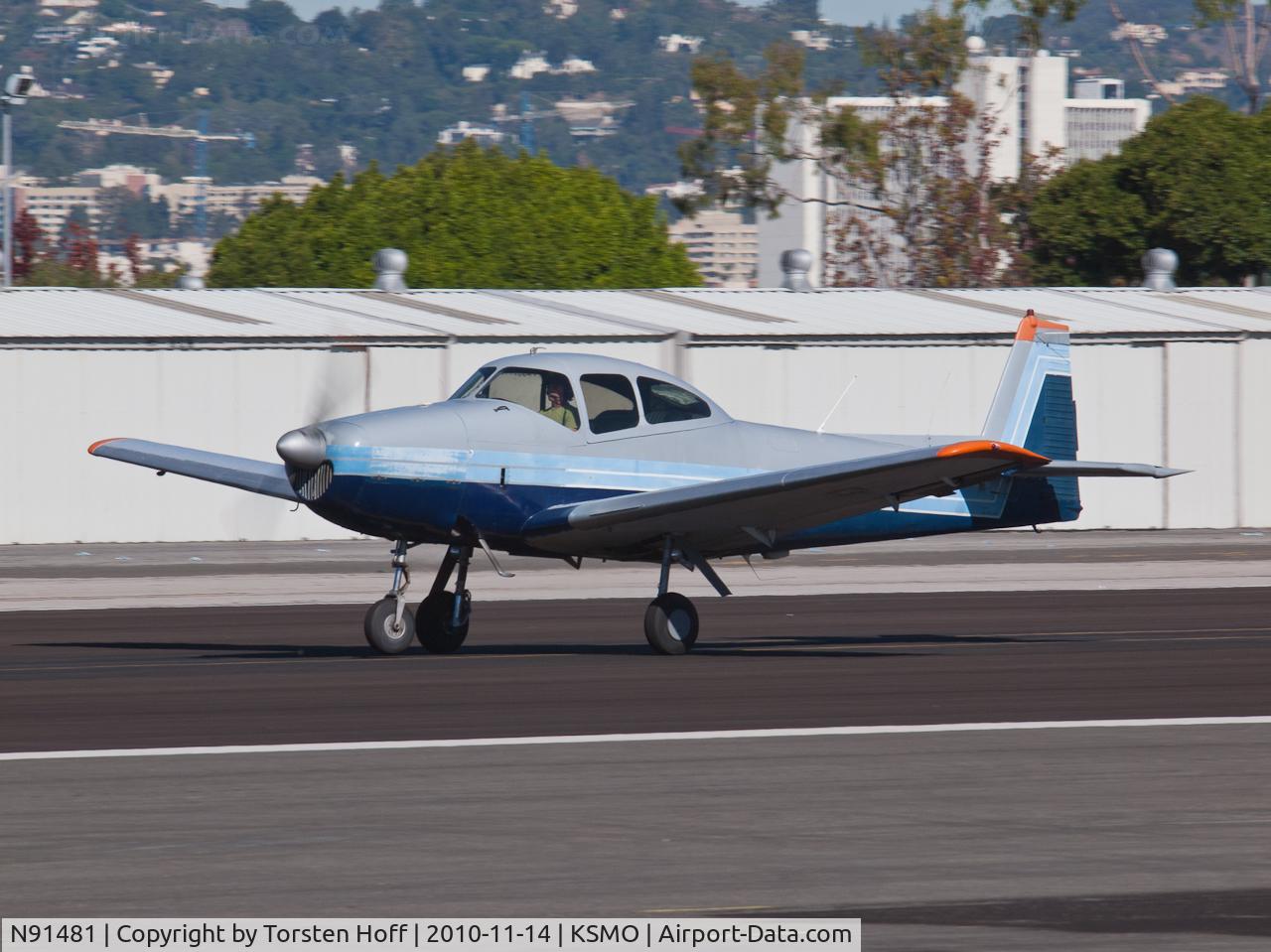 N91481, 1946 North American Navion C/N NAV-4-282, N91481 departing from RWY 21