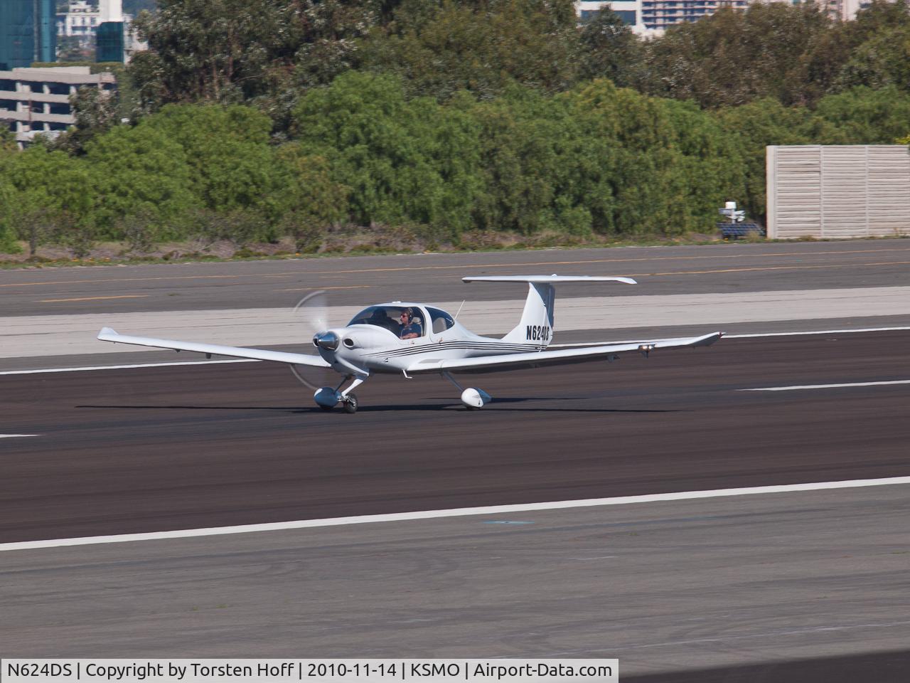 N624DS, 2006 Diamond DA-40 Diamond Star C/N 40.624, N624DS departing from RWY 21
