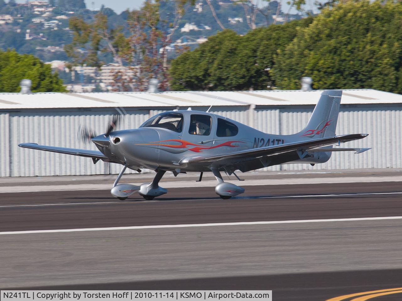 N241TL, Cirrus SR22 C/N 3521, N241TL arriving on RWY 21