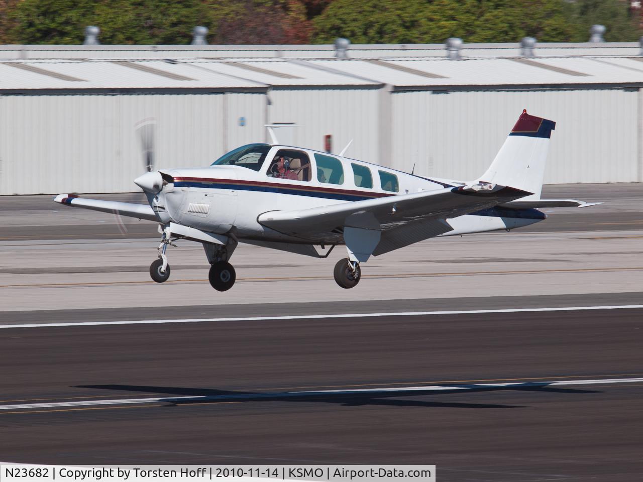 N23682, 1978 Beech A36 Bonanza 36 C/N E-1205, N23682 arriving on RWY 21