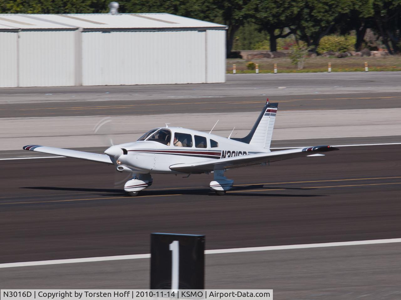 N3016D, 1978 Piper PA-28-236 Dakota C/N 28-7911040, N3016D departing from RWY 21