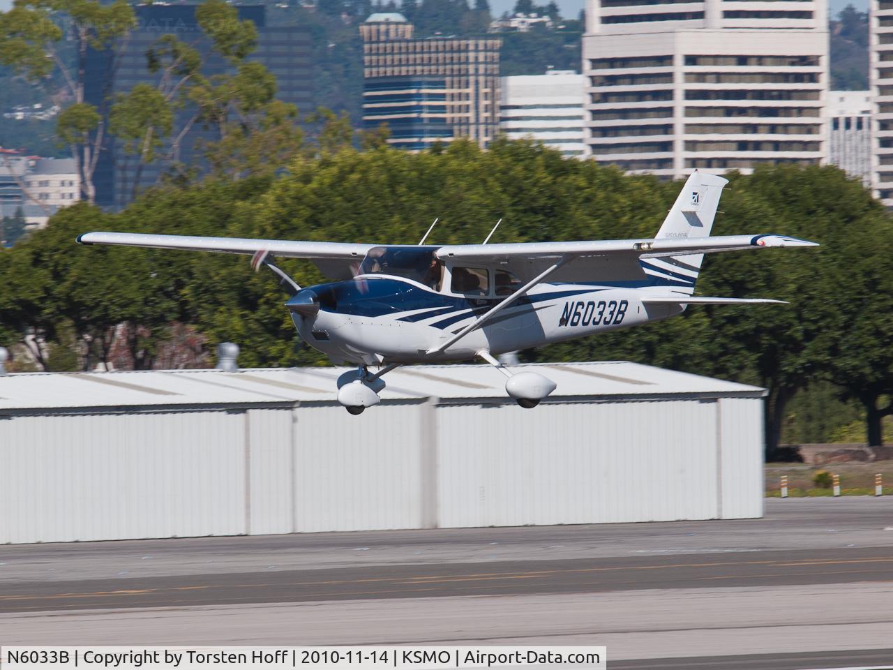 N6033B, 2006 Cessna T182T Turbo Skylane C/N T18208559, N6033B arriving on RWY 21