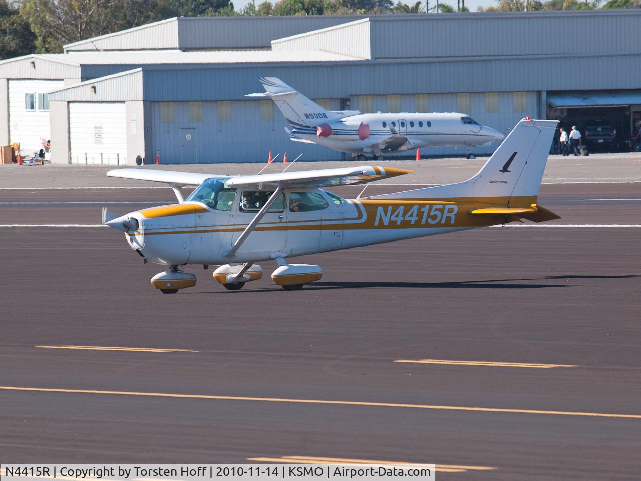 N4415R, 1974 Cessna 172M C/N 17263163, N4415R after arriving on RWY 21