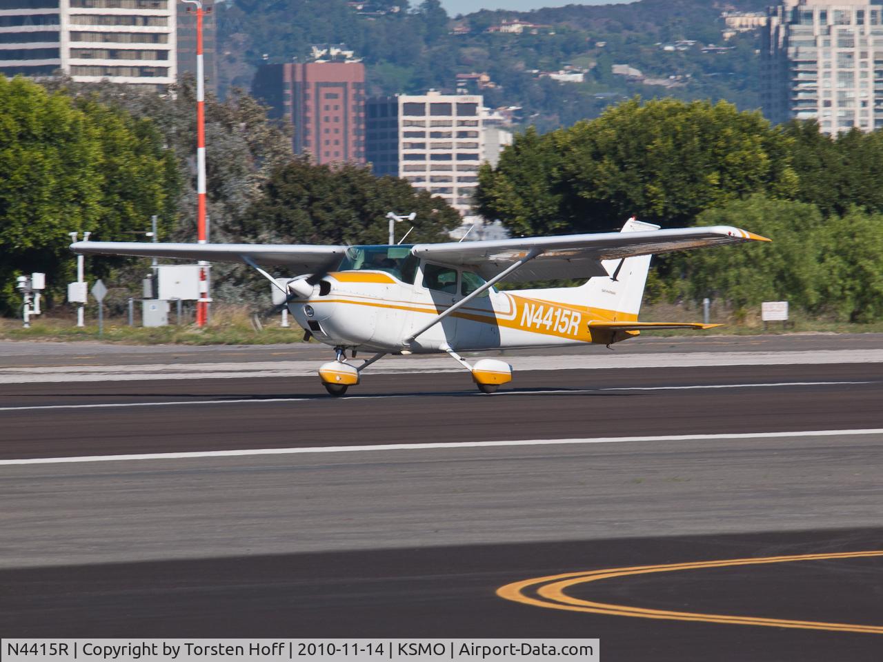 N4415R, 1974 Cessna 172M C/N 17263163, N4415R arriving on RWY 21