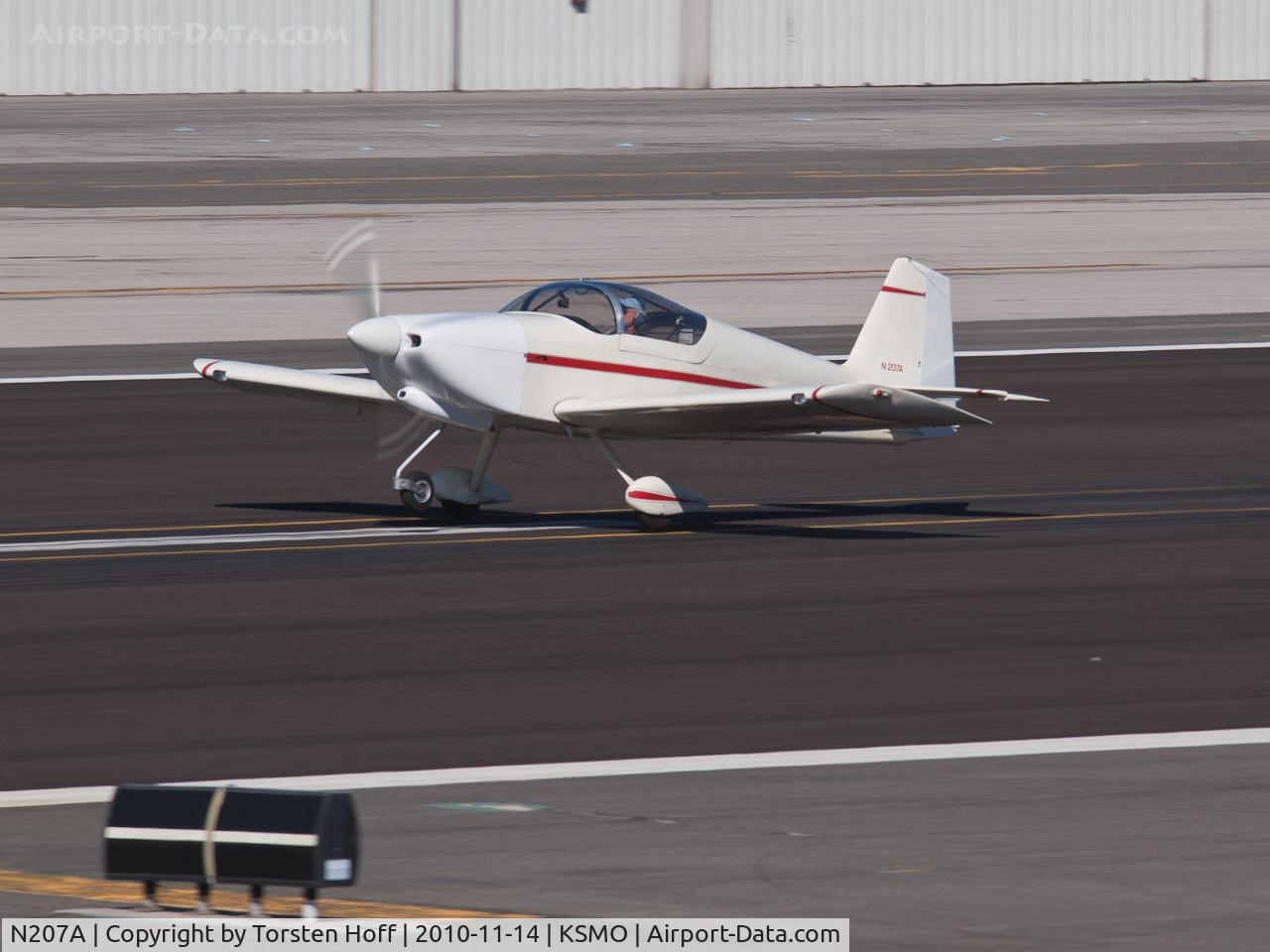N207A, 1993 Vans RV-6A C/N 20430, N207A departing from RWY 21