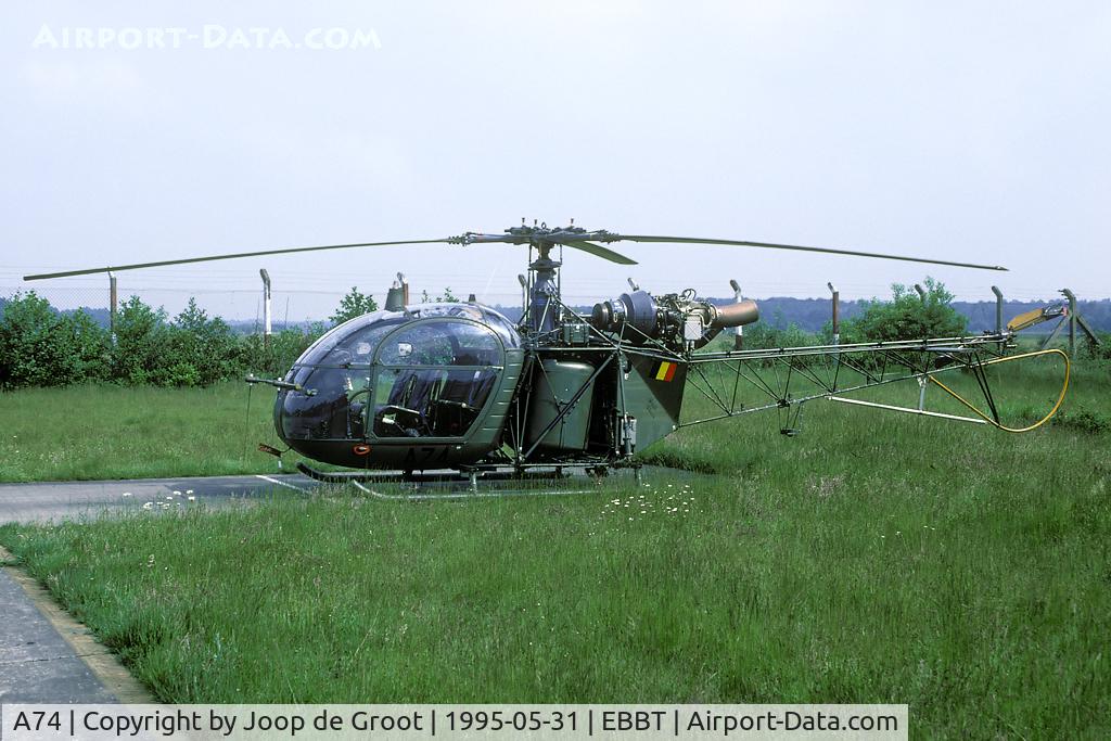 A74, 1969 Sud Aviation SA-318C Alouette II C/N 2094/706C-A170, This is one of few Alouettes sporting the 'School voor het Lichte Vliegwezen' (SLV) badge.