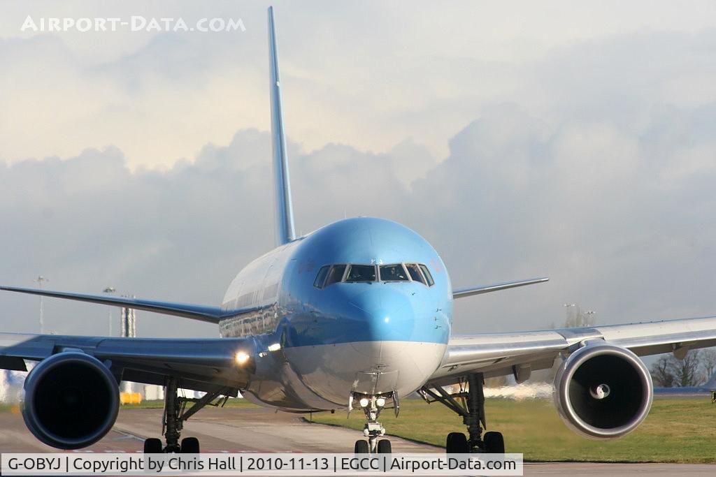 G-OBYJ, 2000 Boeing 767-304 C/N 29384, Thomson B767 taxing to the RW23L threshold