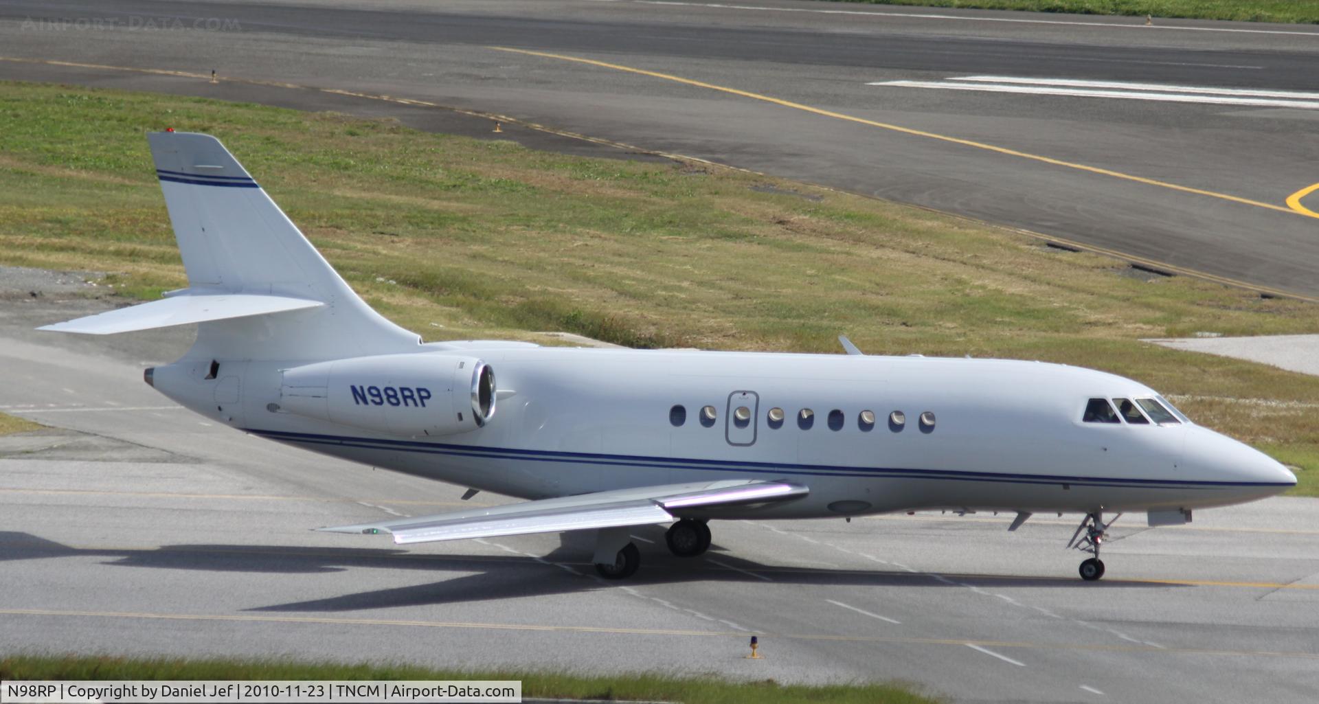 N98RP, 2002 Dassault Falcon 2000 C/N 186, Taxing to the holding point A