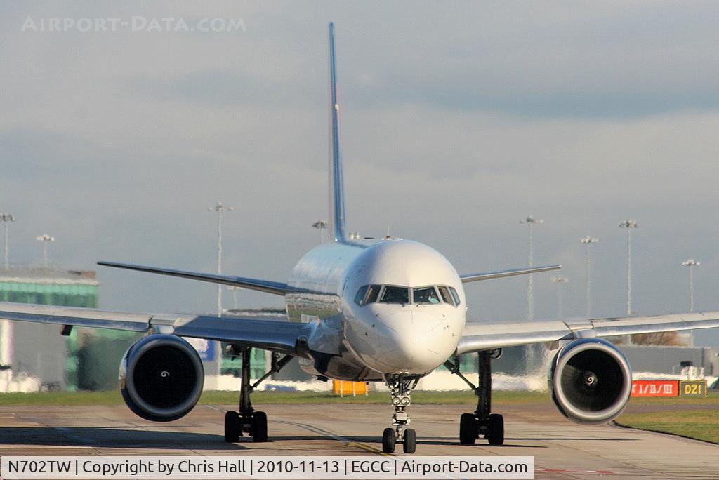 N702TW, 1996 Boeing 757-2Q8 C/N 28162, Delta B757 taxing to the RW23L threshold