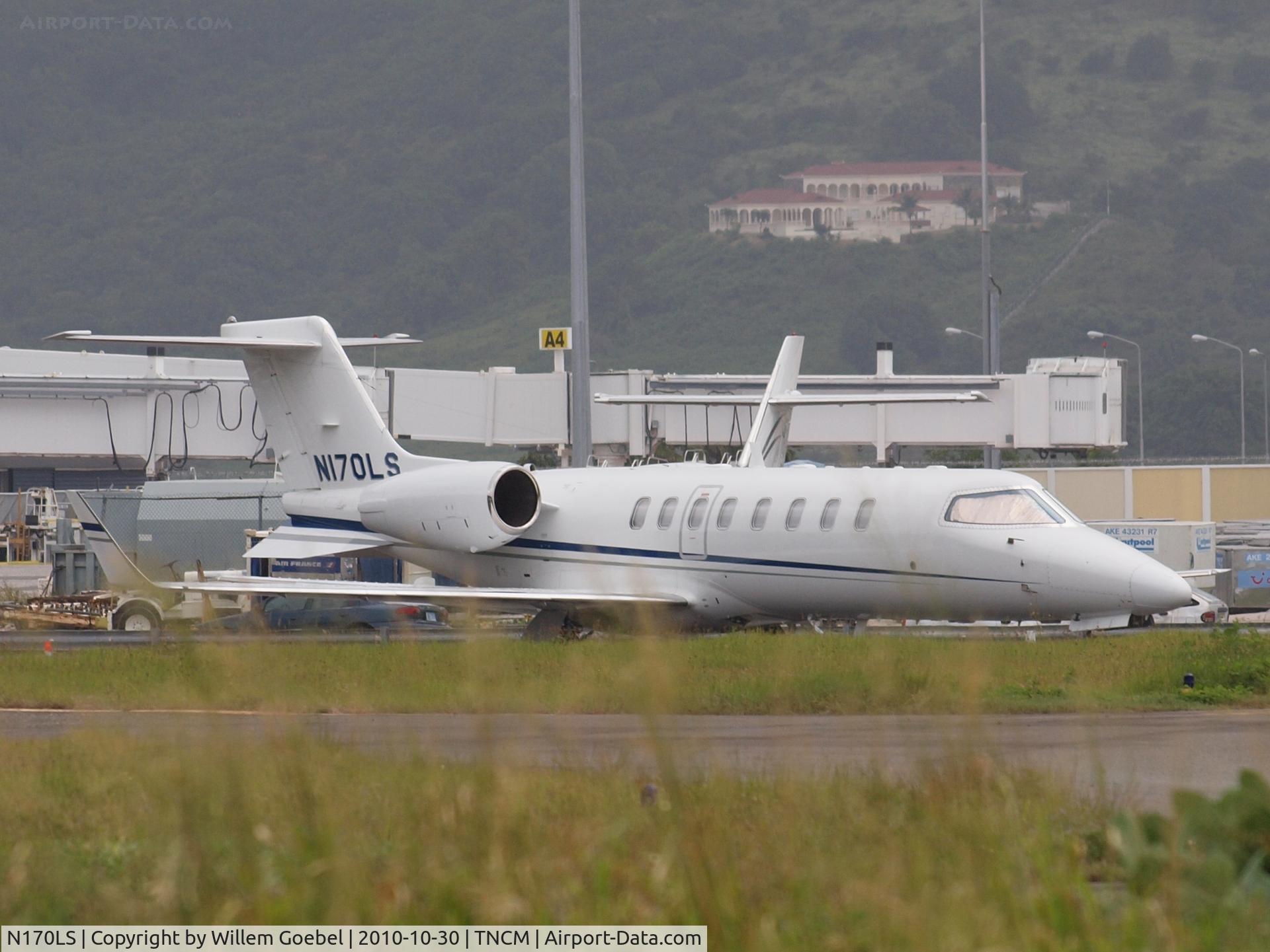 N170LS, Learjet Inc 45 C/N 029, Parking on Prinses Juliana Airport st Maarten