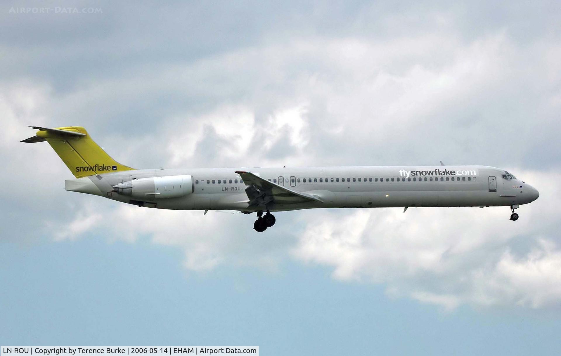 LN-ROU, 1986 McDonnell Douglas MD-82 (DC-9-82) C/N 49424, Schiphol May 2006