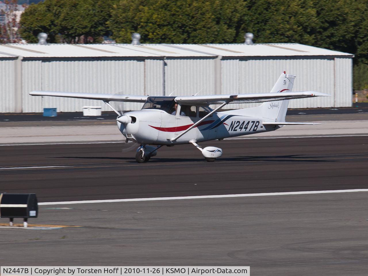 N2447B, 1999 Cessna 172R C/N 17280801, N2447B departing from RWY 21