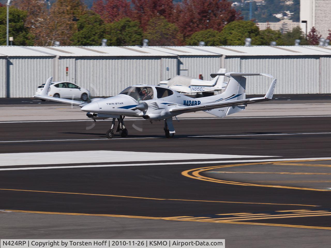 N424RP, 2007 Diamond DA-42 Twin Star C/N 42.AC039, N424RP departing from RWY 21