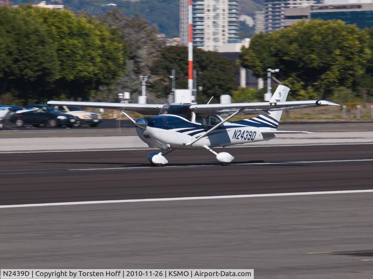 N2439D, 2006 Cessna T182T Turbo Skylane C/N T18208525, N2439D departing from RWY 21