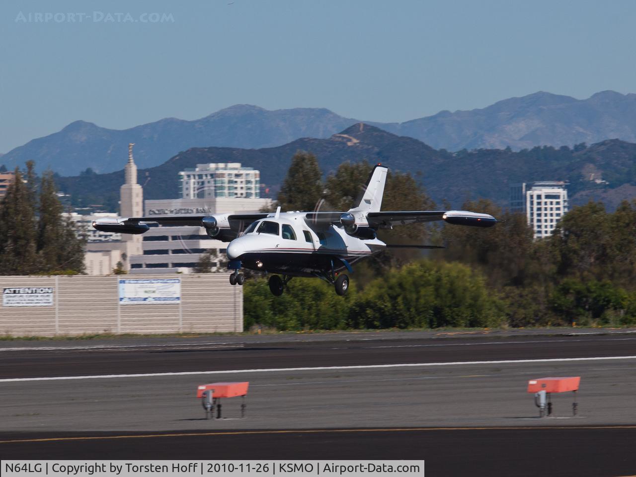 N64LG, 1972 Mitsubishi MU-2B-25 C/N 240, N64LG arriving on RWY 21