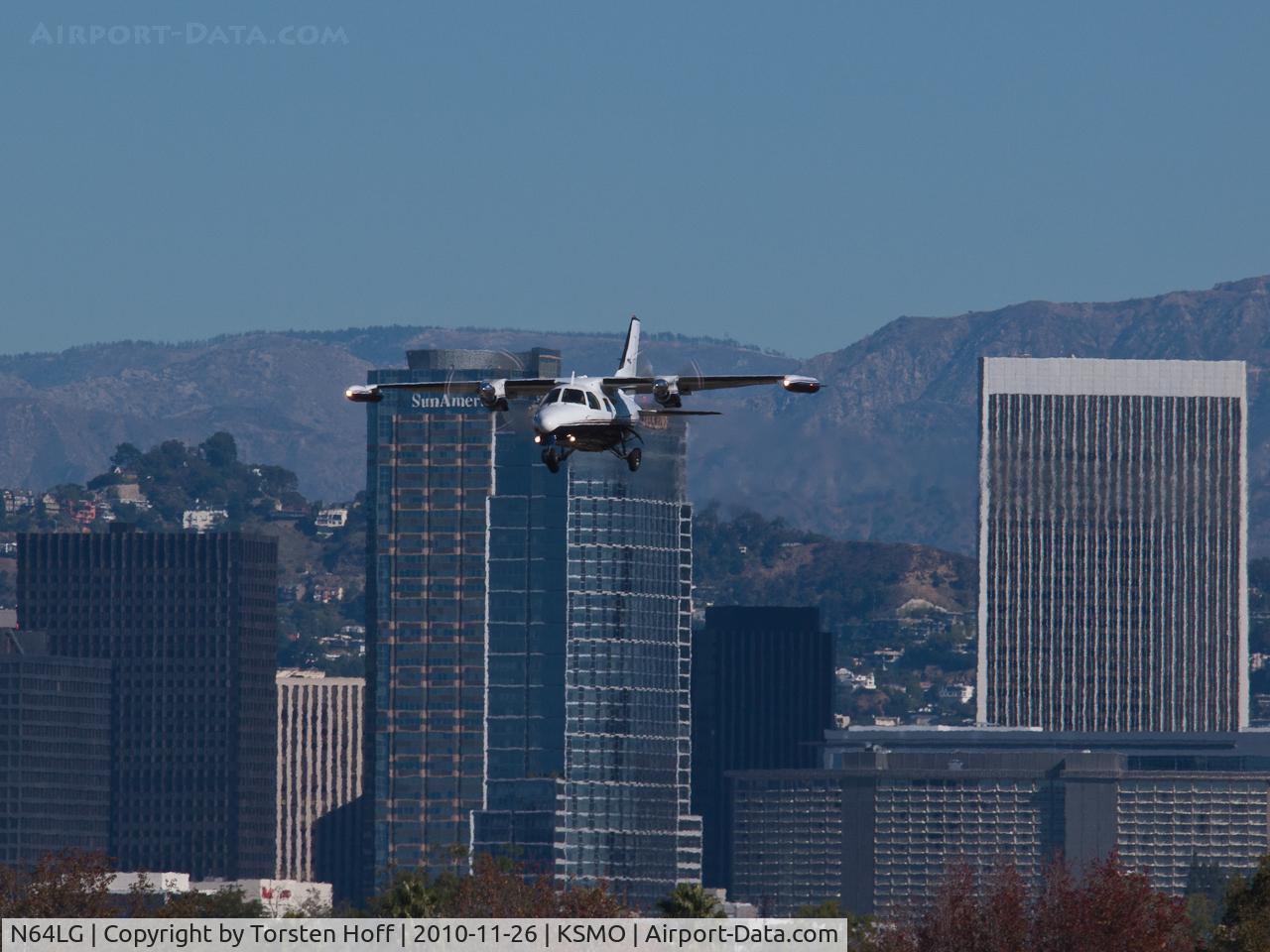 N64LG, 1972 Mitsubishi MU-2B-25 C/N 240, N64LG on short final for RWY 21