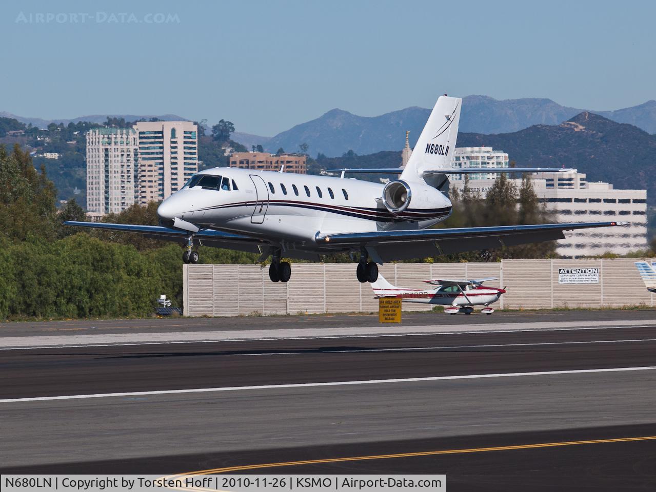 N680LN, 2008 Cessna 680 Citation Sovereign C/N 680-0236, N680LN arriving on RWY 21
