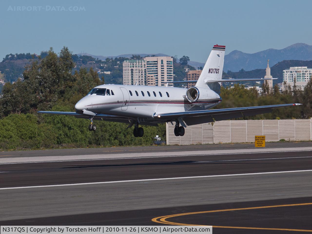 N317QS, 2007 Cessna 680 Citation Sovereign C/N 680-0160, N317QS arriving on RWY 21