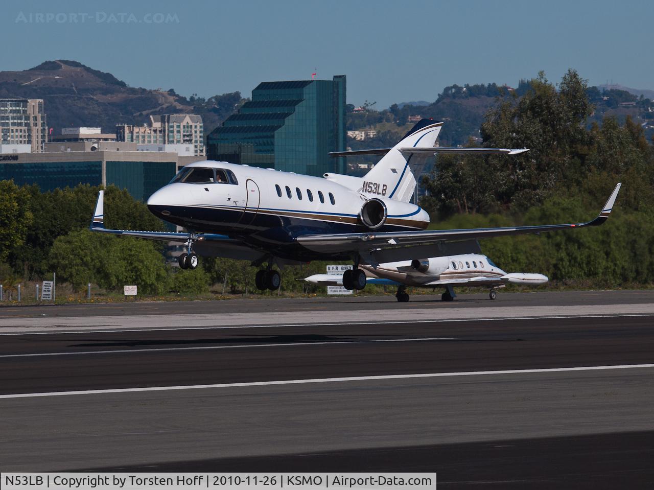 N53LB, 1997 Raytheon Hawker 800XP C/N 258332, N53LB arriving on RWY 21