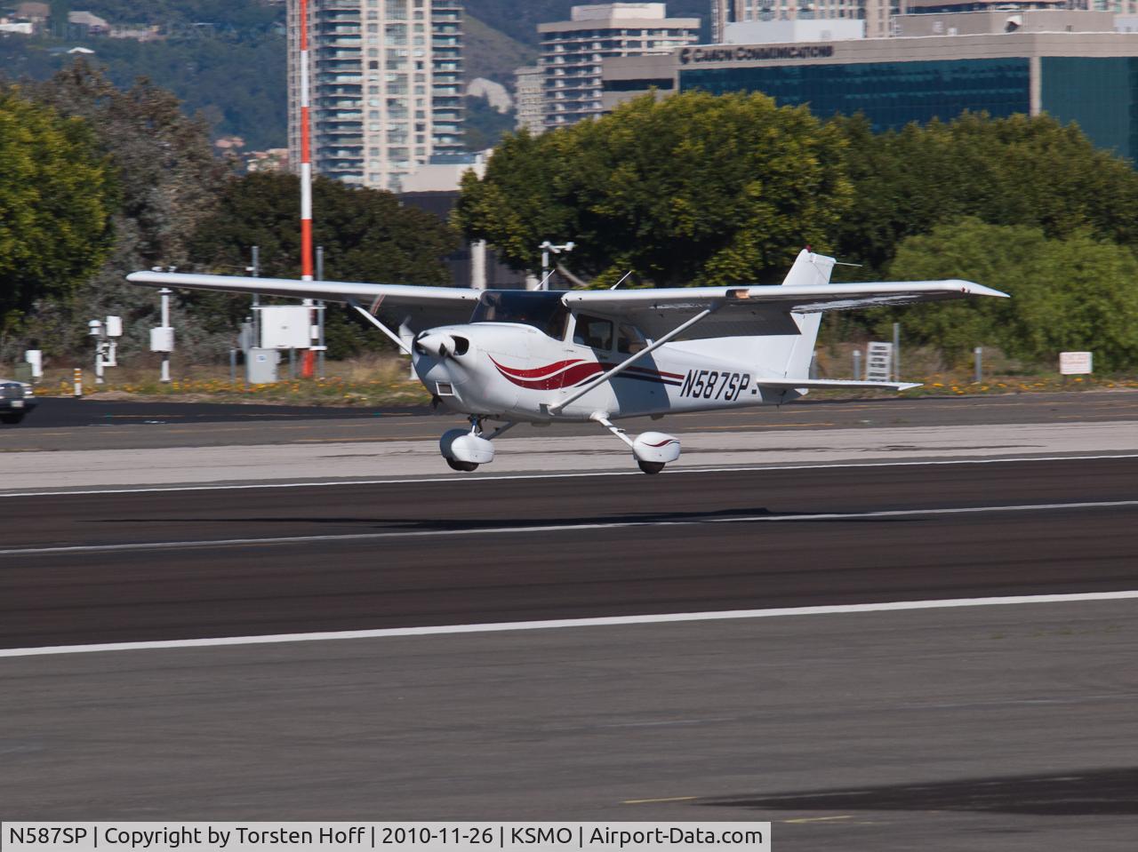 N587SP, 2000 Cessna 172S C/N 172S8518, N587SP arriving on RWY 21