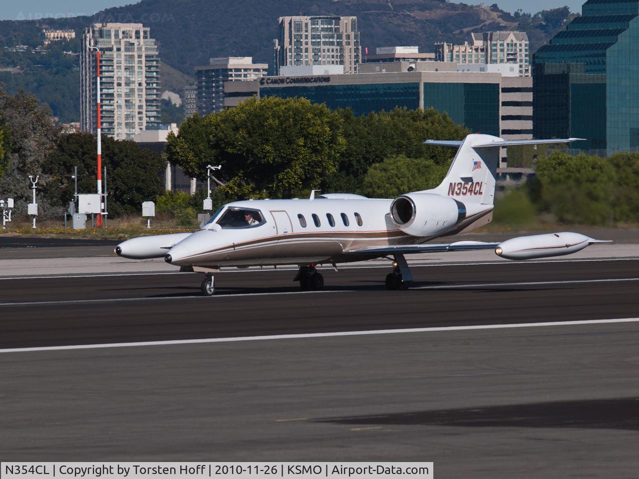 N354CL, 1982 Gates Learjet 35A C/N 493, N354CL departing from RWY 21