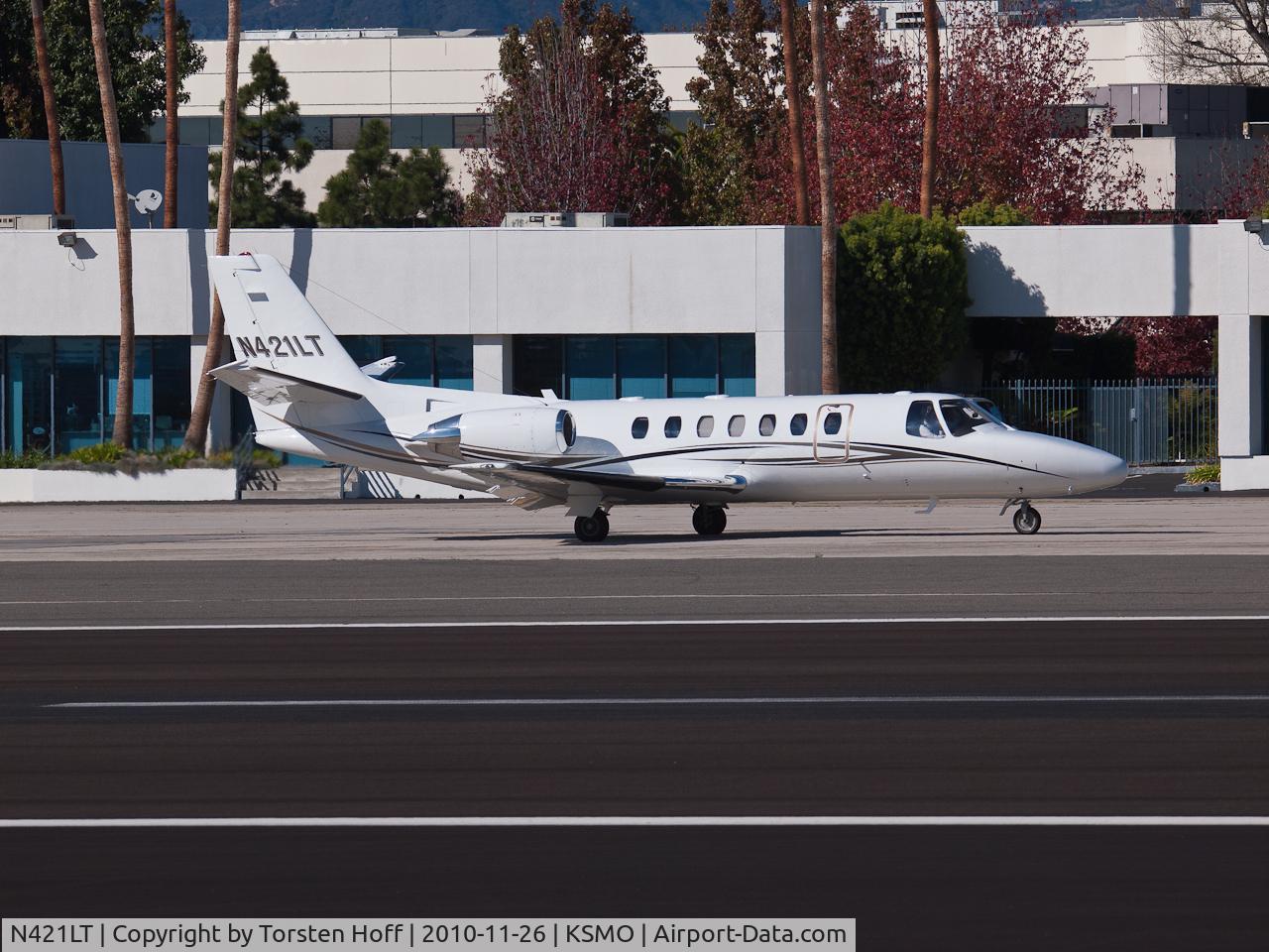 N421LT, 1995 Cessna C560 C/N 560-0311, N421LT taxiing