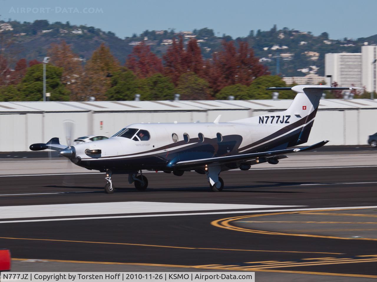 N777JZ, 2007 Pilatus PC-12/47 C/N 817, N777JZ departing from RWY 21
