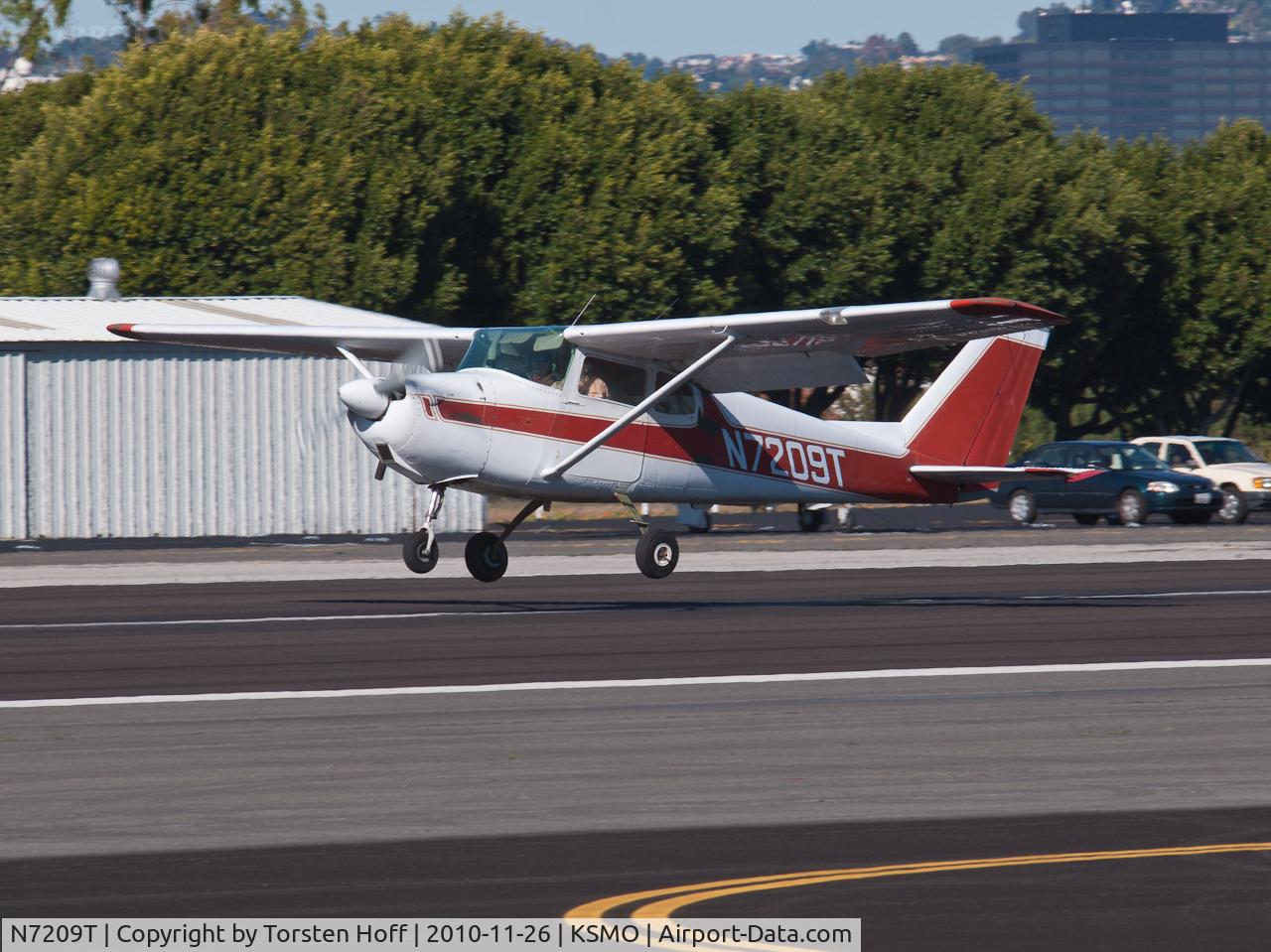 N7209T, 1959 Cessna 172A C/N 46809, N7209T arriving on RWY 21
