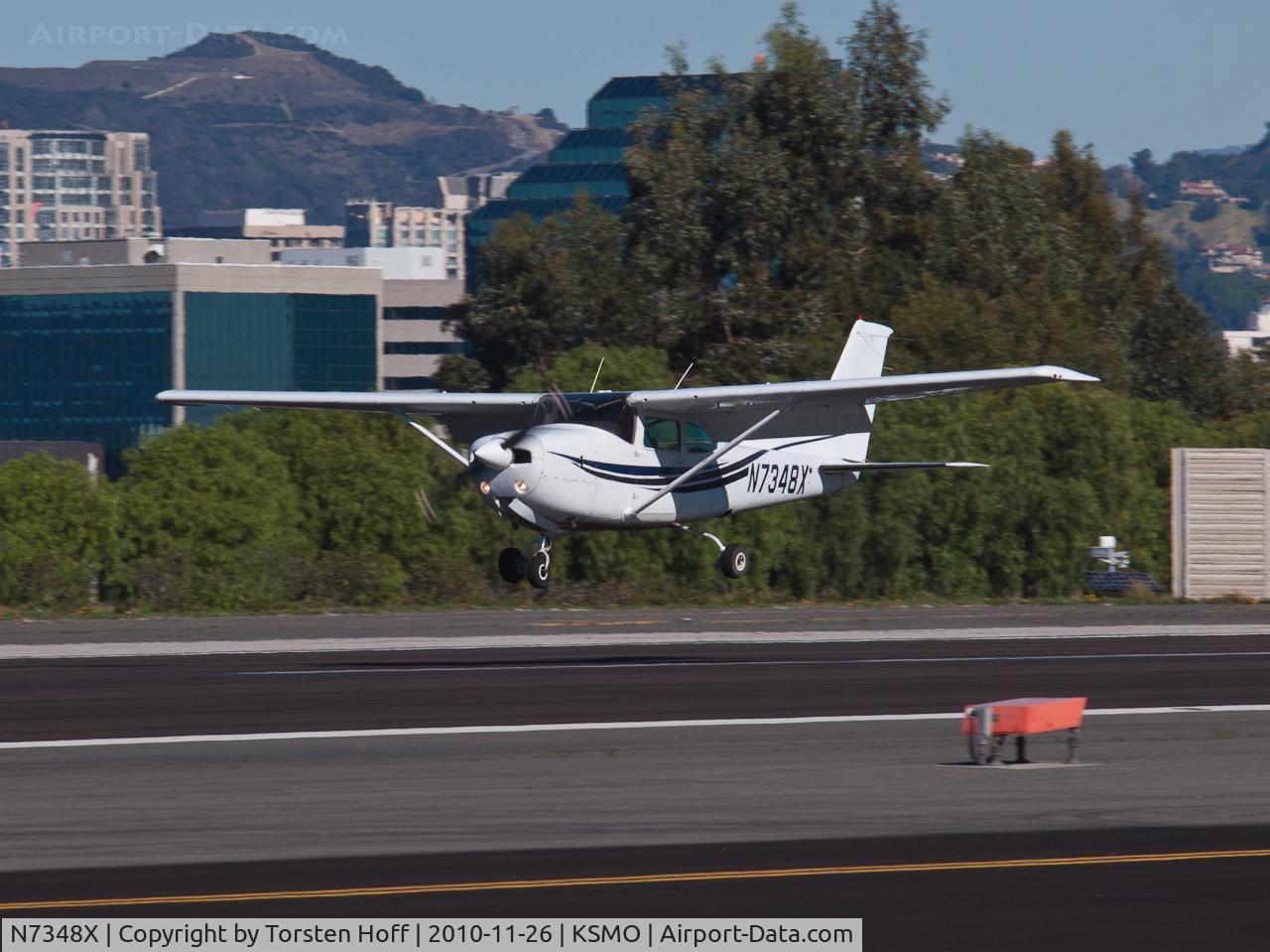 N7348X, 1977 Cessna R182 Skylane RG C/N R18200083, N7348X arriving on RWY 21