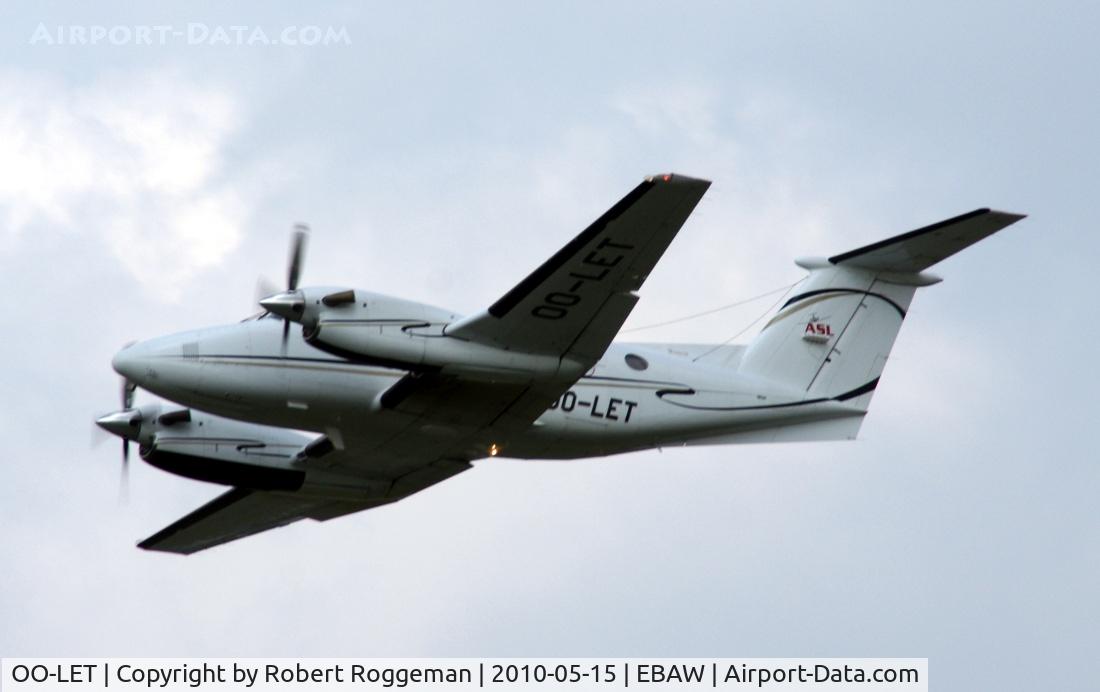 OO-LET, 1994 Beech B200 Super King Air King Air C/N BB-1473, Departing