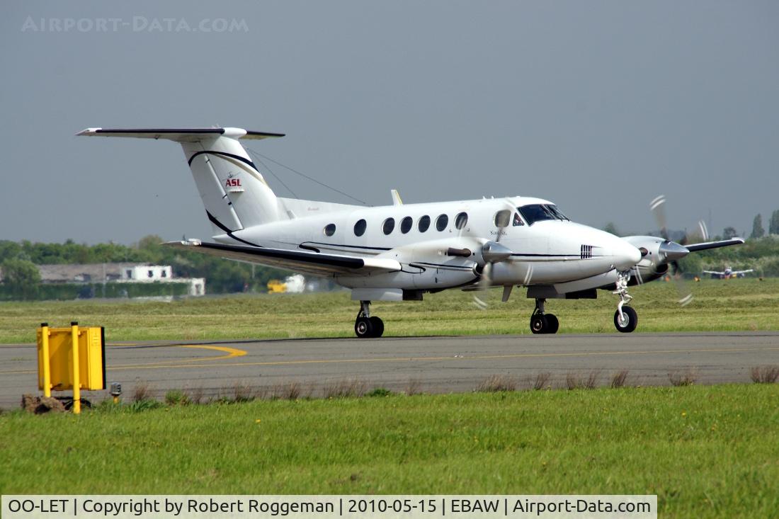OO-LET, 1994 Beech B200 Super King Air King Air C/N BB-1473, Taxiing in.