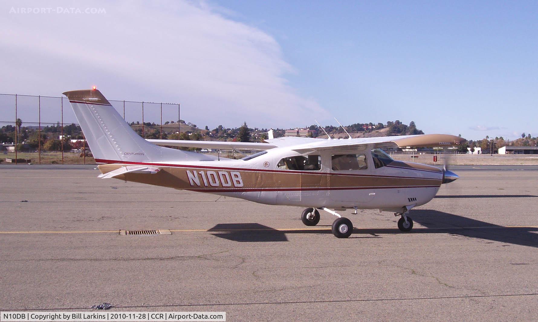 N10DB, 1977 Cessna 210M Centurion C/N 21062016, Visitor