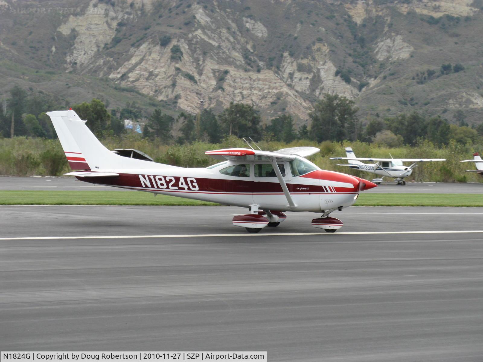 N1824G, 1977 Cessna 182Q Skylane C/N 18265819, 1977 Cessna 182Q SKYLANE, Continental O-470-U 230 Hp @ 2,400 RPM FOR 100LL, Taxi off the active