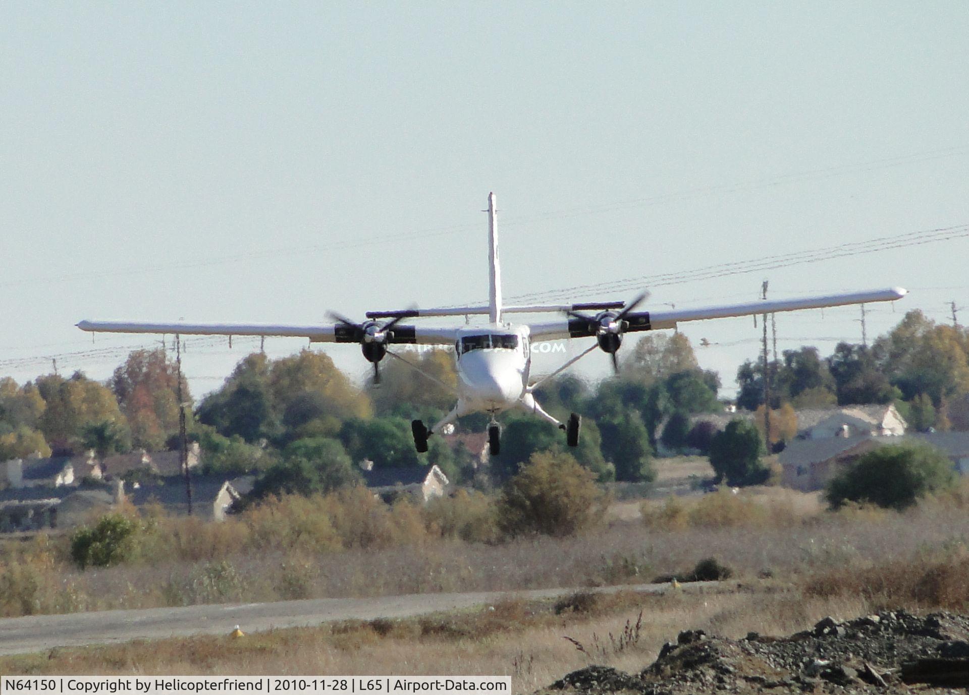 N64150, 1968 De Havilland Canada DHC-6-200 Twin Otter C/N 150, Landing on runway 33 after depositing jumpers in the air