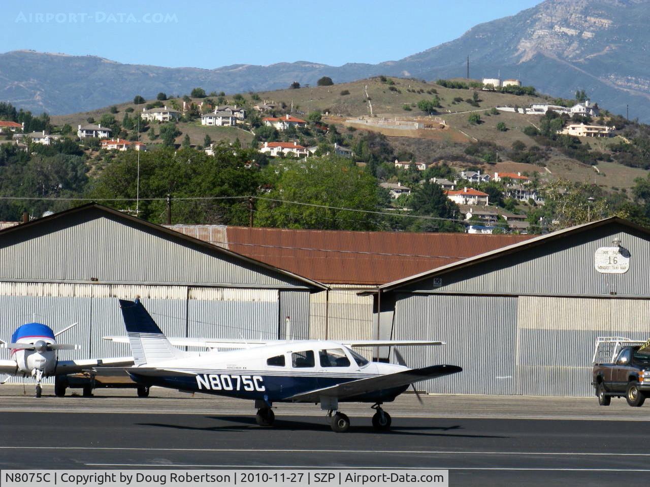N8075C, 1979 Piper PA-28-181 Archer II C/N 28-8090064, 1979 Piper PA-28-181 ARCHER II, Lycoming O&VO-360 180 Hp, taxi