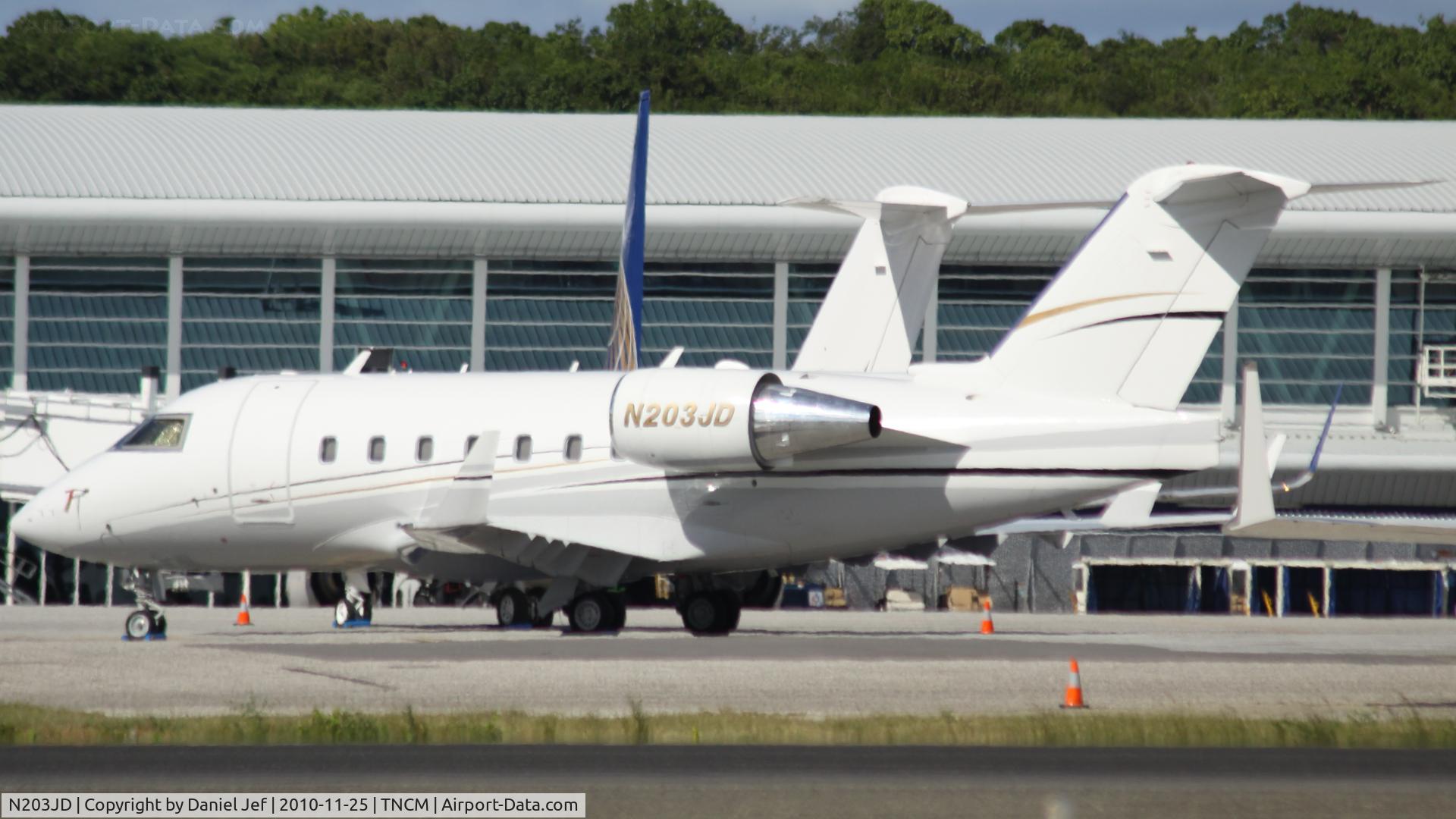 N203JD, 1991 Canadair Challenger 601-3A (CL-600-2B16) C/N 5099, N203JD park on the main ramp at TNCM