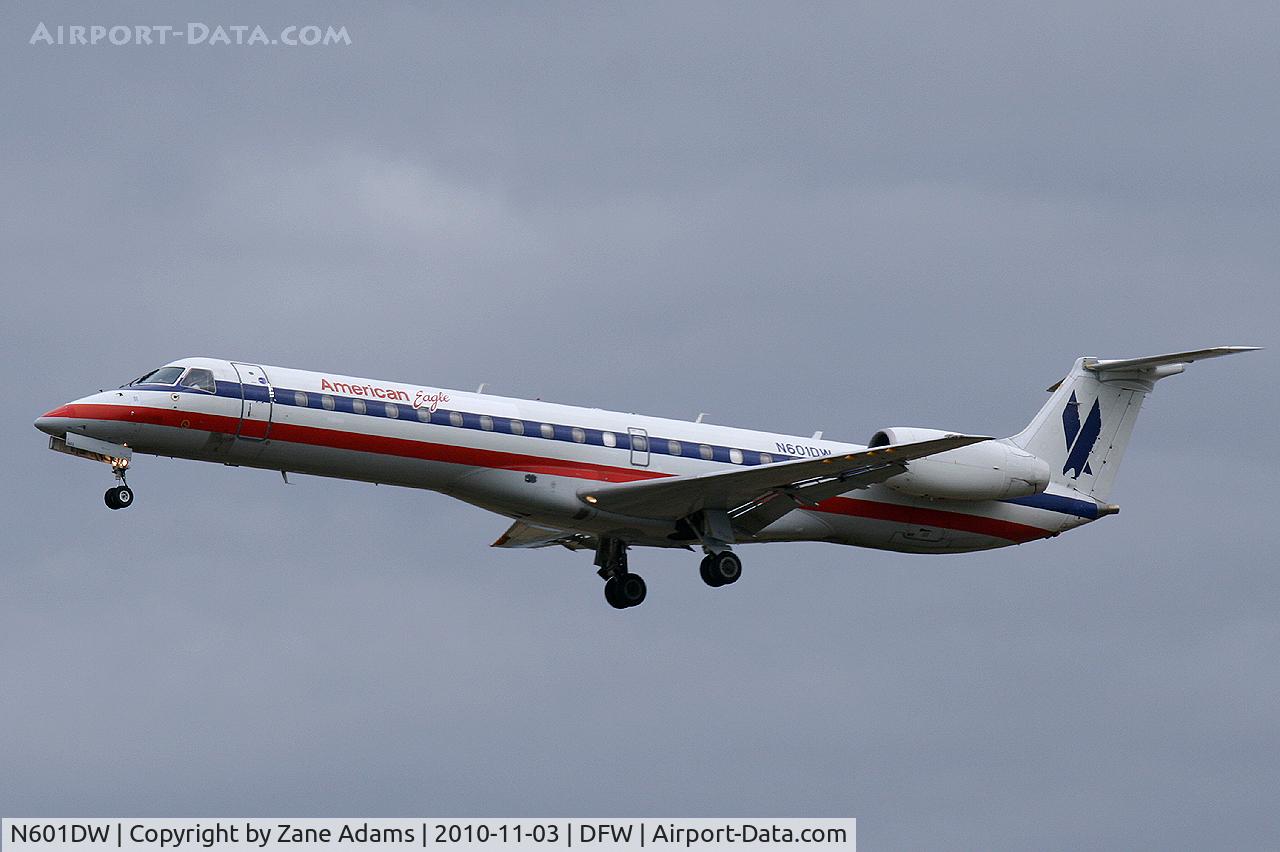 N601DW, 1998 Embraer ERJ-145LR (EMB-145LR) C/N 145046, American Eagle landing at DFW