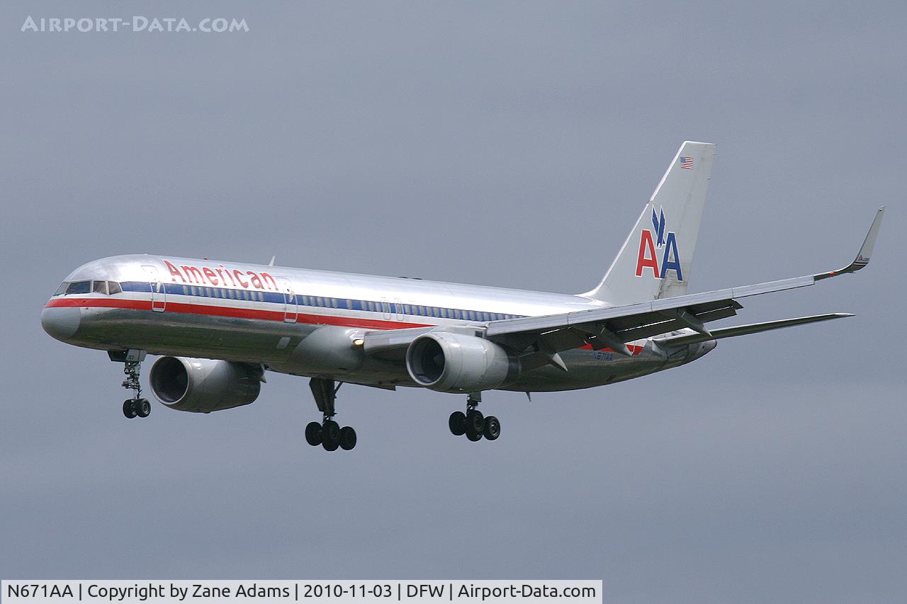 N671AA, 1992 Boeing 757-223 C/N 25336, American Airlines at DFW