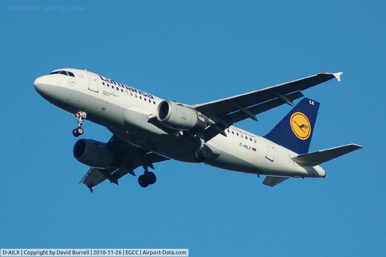 D-AILX, 1998 Airbus A319-114 C/N 860, Lufthansa D-AILX Airbus A319-114 on approach to Manchester Airport