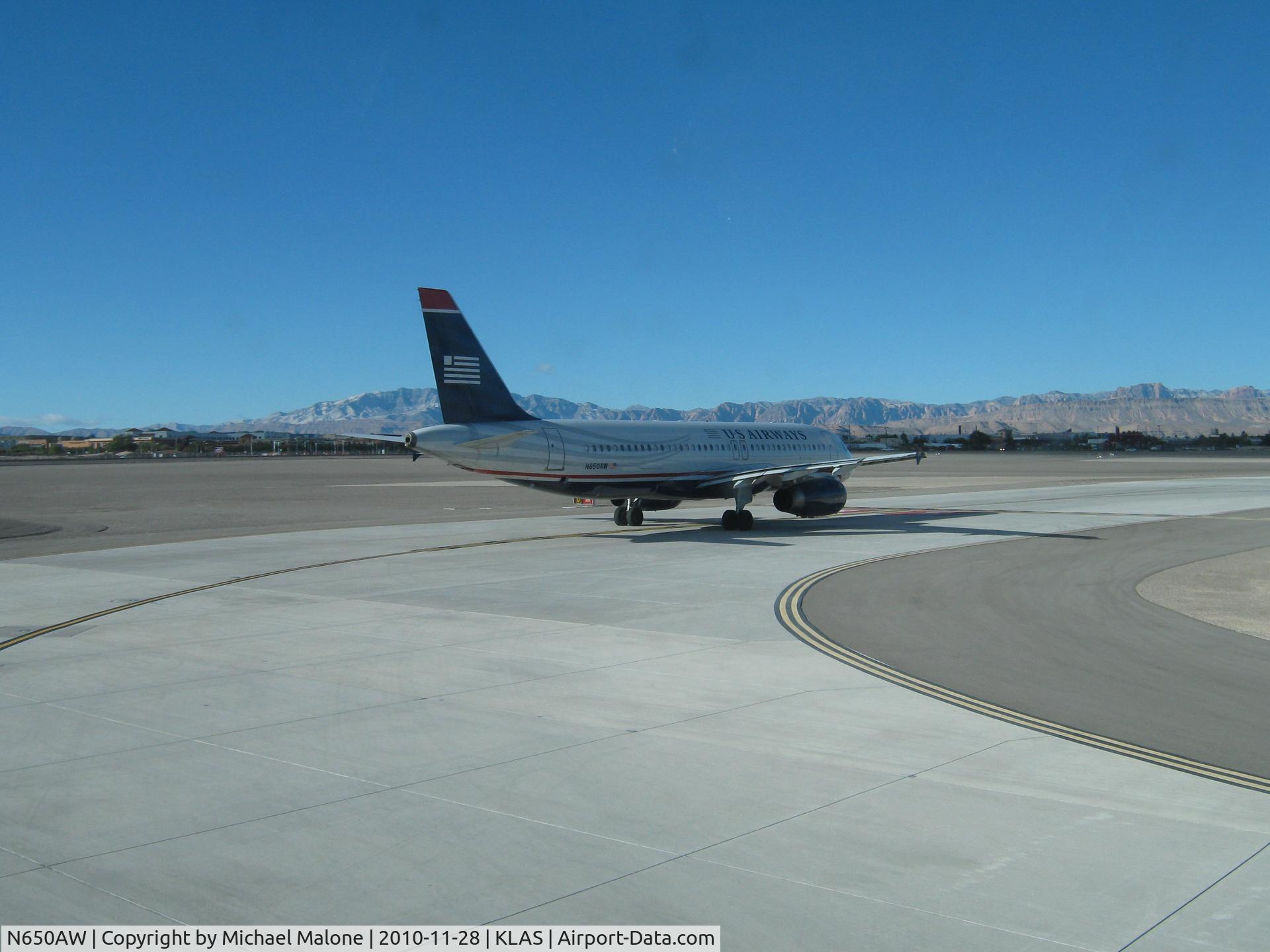 N650AW, 1998 Airbus A320-232 C/N 856, We were taxing behind this aircraft waiting to depart 1R