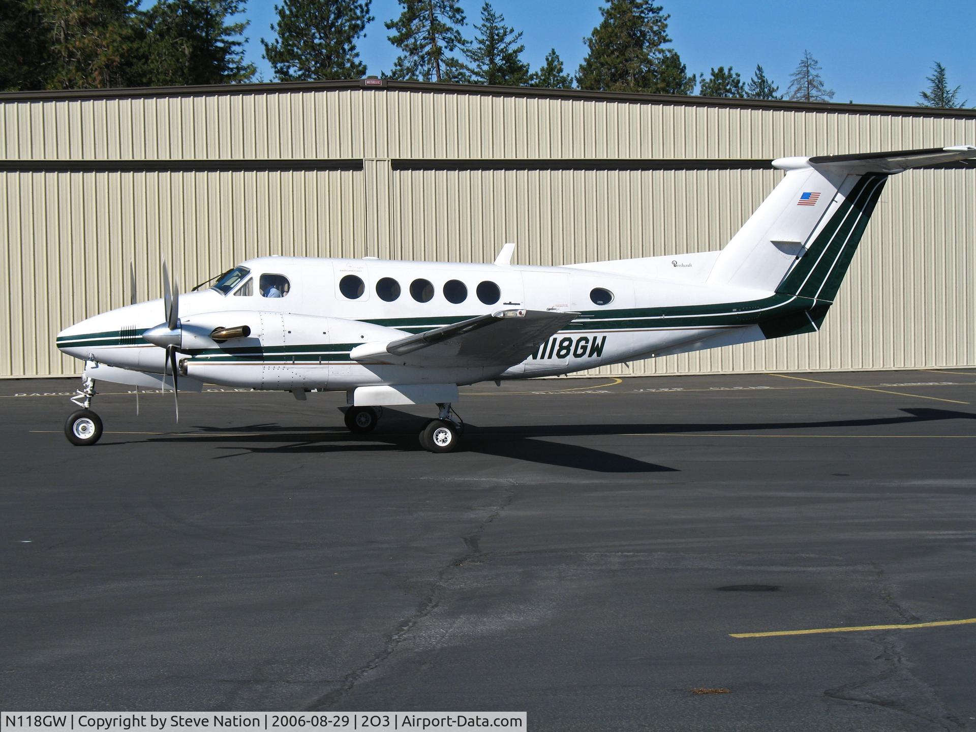 N118GW, 1987 Beech 300 C/N FA-119, 1987 Beech 300 King Air taxis in @ Parrett Field, Angwin, CA