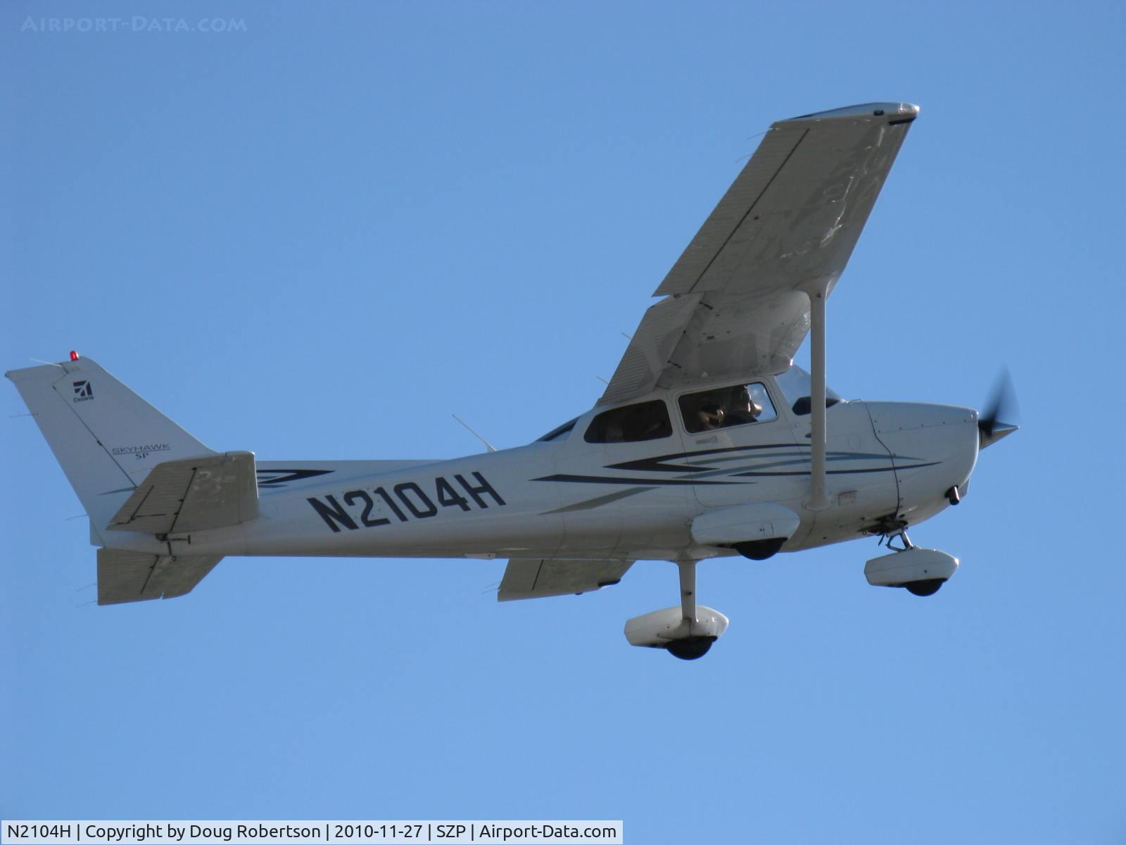 N2104H, 2007 Cessna 172S SP II C/N 172S10432, 2007 Cessna 172S SKYHAWK SP, Lycoming IO-360-L2A 180 Hp, constant-speed prop, gross weight 2,550 lbs, takeoff climb Rwy 22
