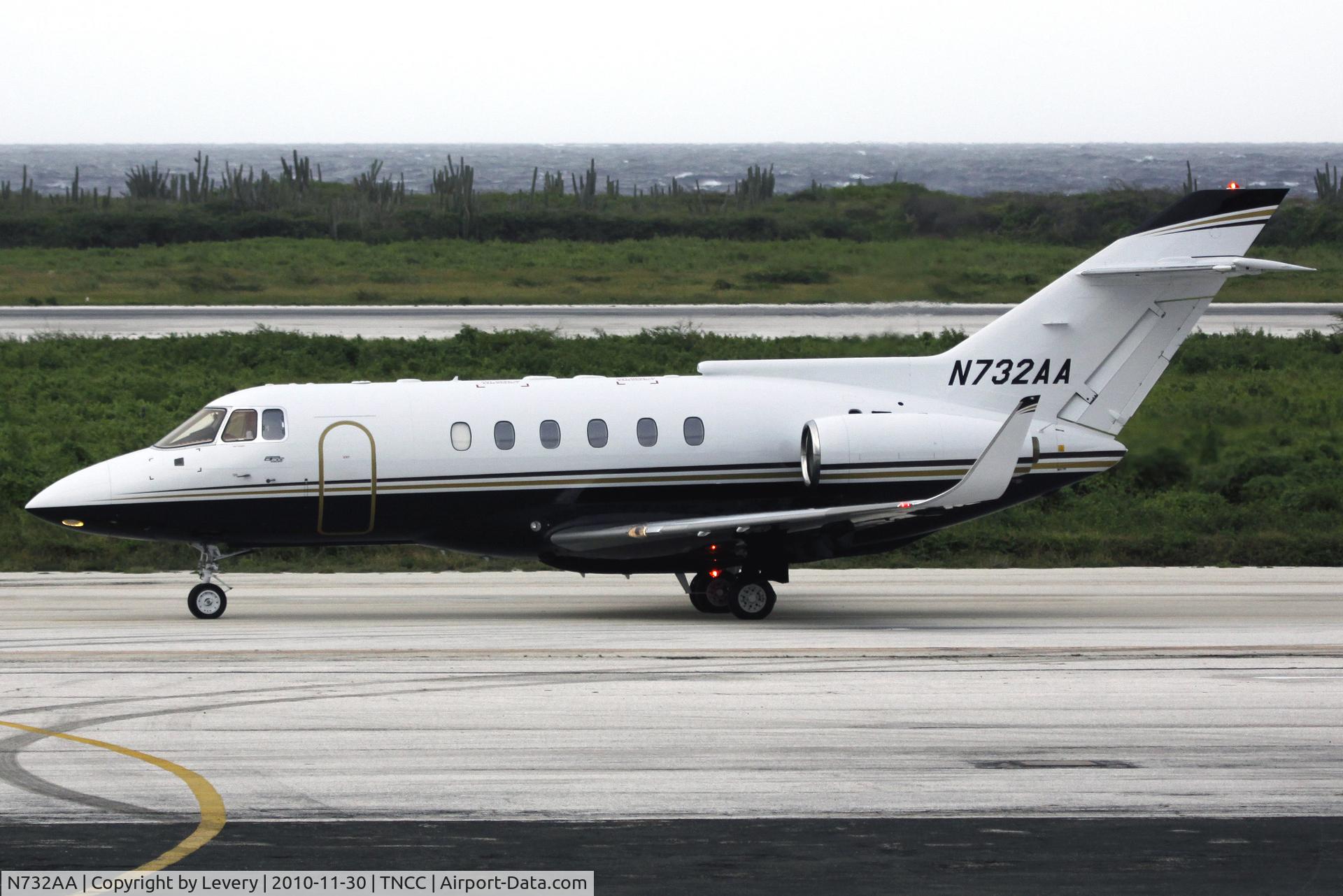 N732AA, British Aerospace BAe.125-800A C/N 258243, Taxiing for departure on this overcast day!