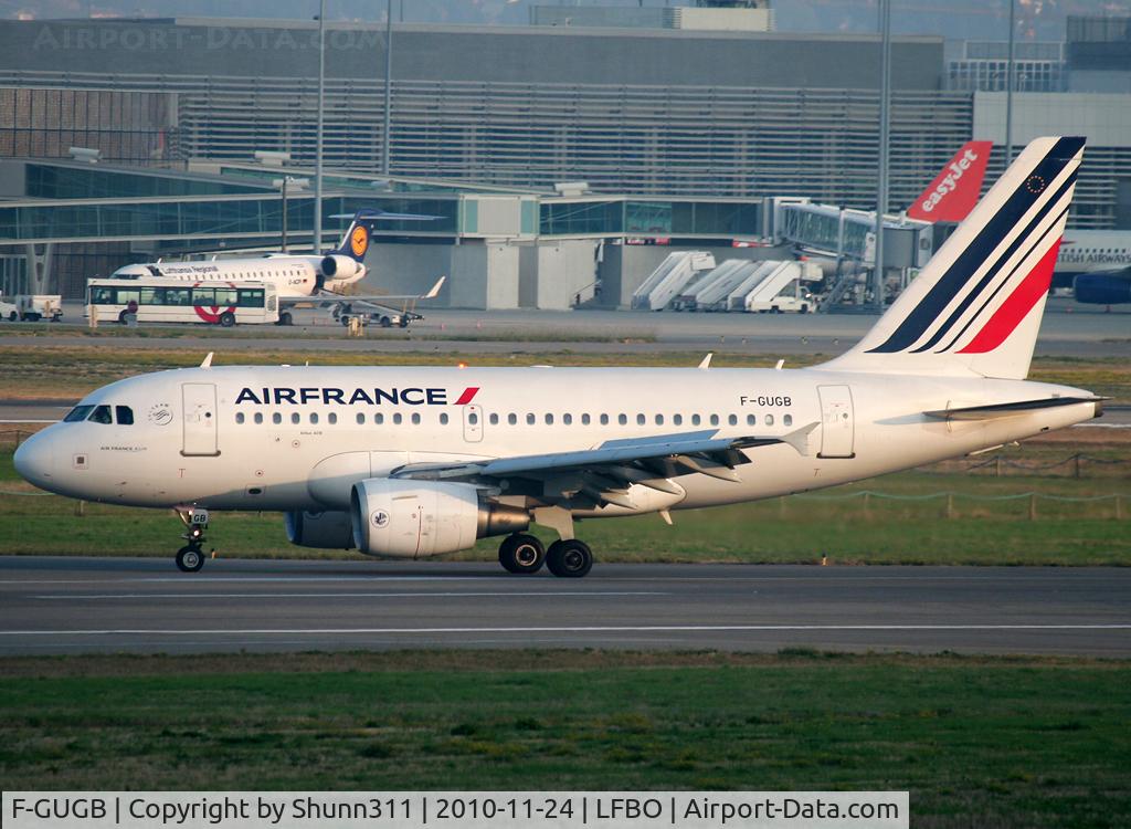 F-GUGB, 2003 Airbus A318-111 C/N 2059, Back tracking rwy 32L to the terminal...