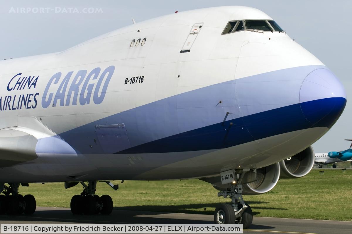 B-18716, 2003 Boeing 747-409F/SCD C/N 33732, taxying to the active